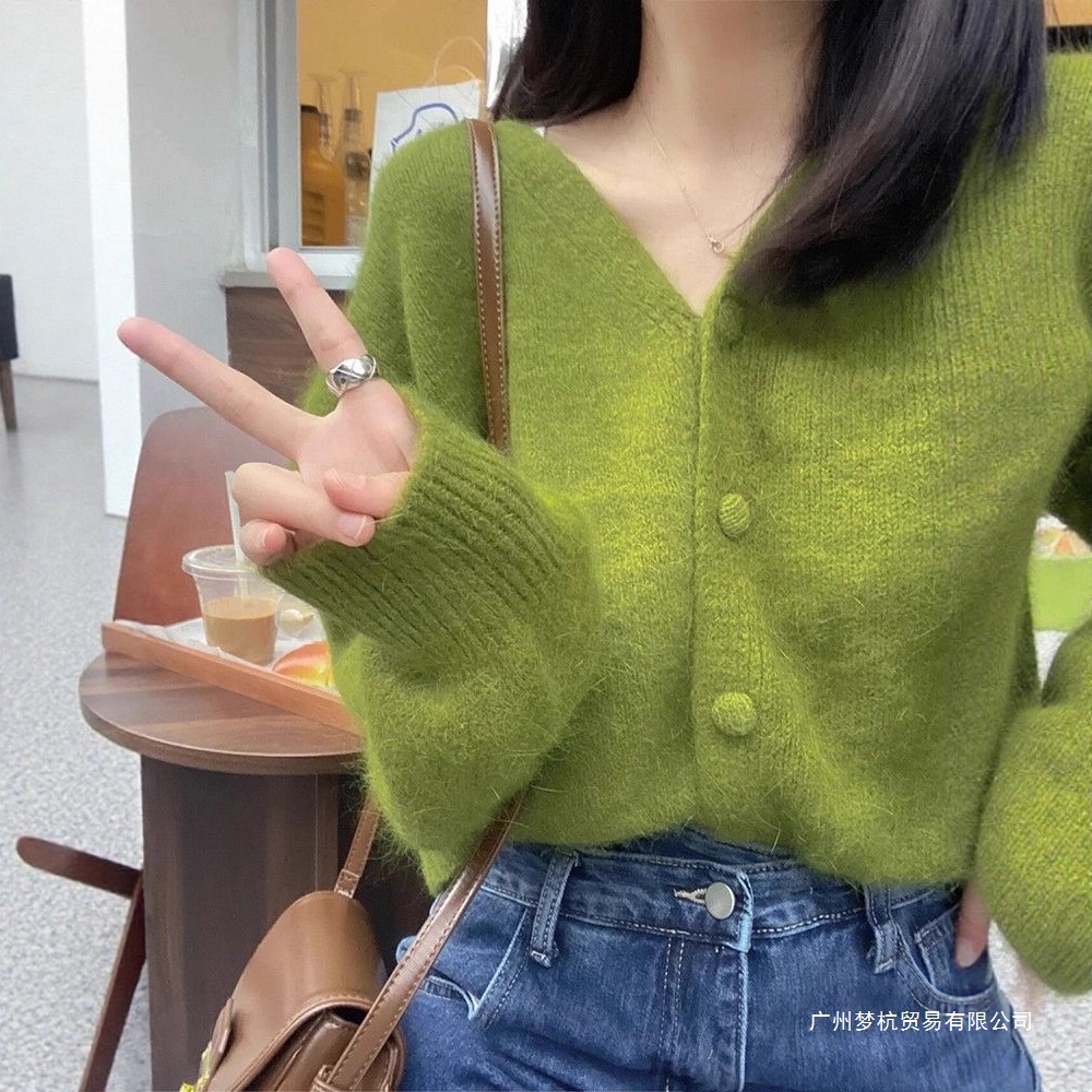Knitted Jacket 2025 Retro Sweater Cardigan Avocado Autum Top Women's Lazy New Style Foreign Style Outer Wear Regular