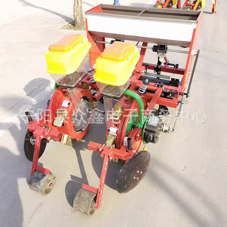 花生膜上精播机山西谷子种植机鸭嘴打孔先铺膜后播种种肥一体