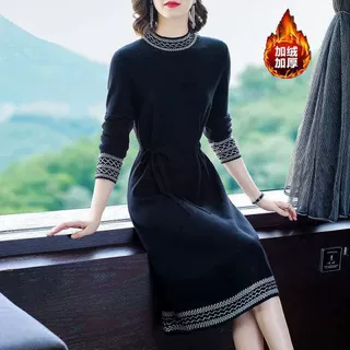 加绒秋冬新款中长款2025裙子打底时尚气质收腰显瘦夫人纯色连衣裙