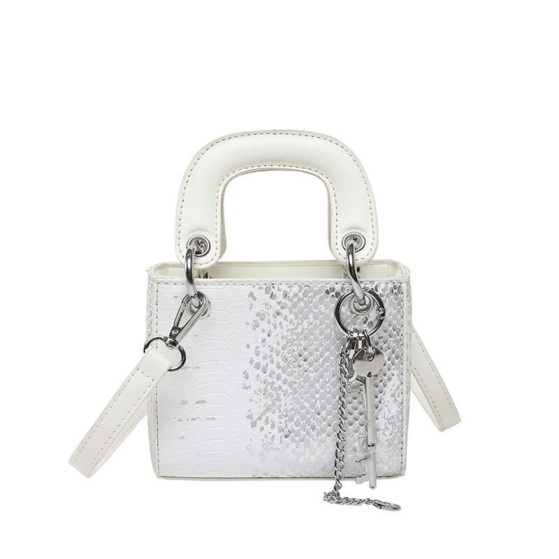 황금빛 흰색 뱀 패턴