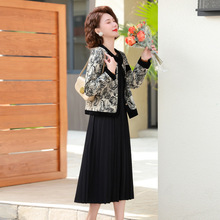 中老年女士春装休闲气质两件套2025新款中年妈妈装春秋洋气连衣裙