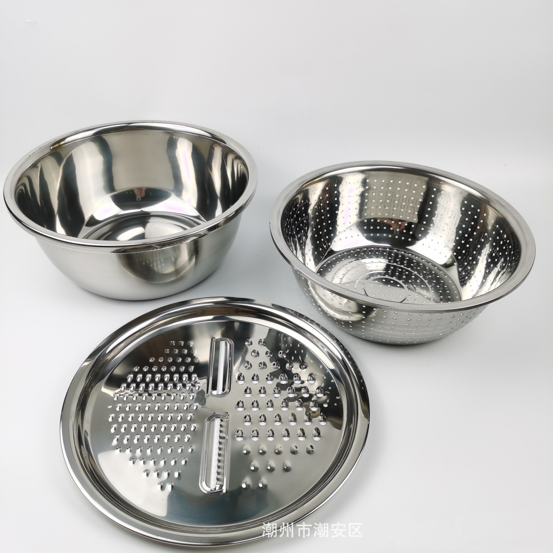 Disco de cepillado de acero inoxidable Juego de tres piezas Cilindro de condimento Cesta de drenaje Lavado de arroz Lavado de verduras Juego de ollas Ventas directas de fábrica