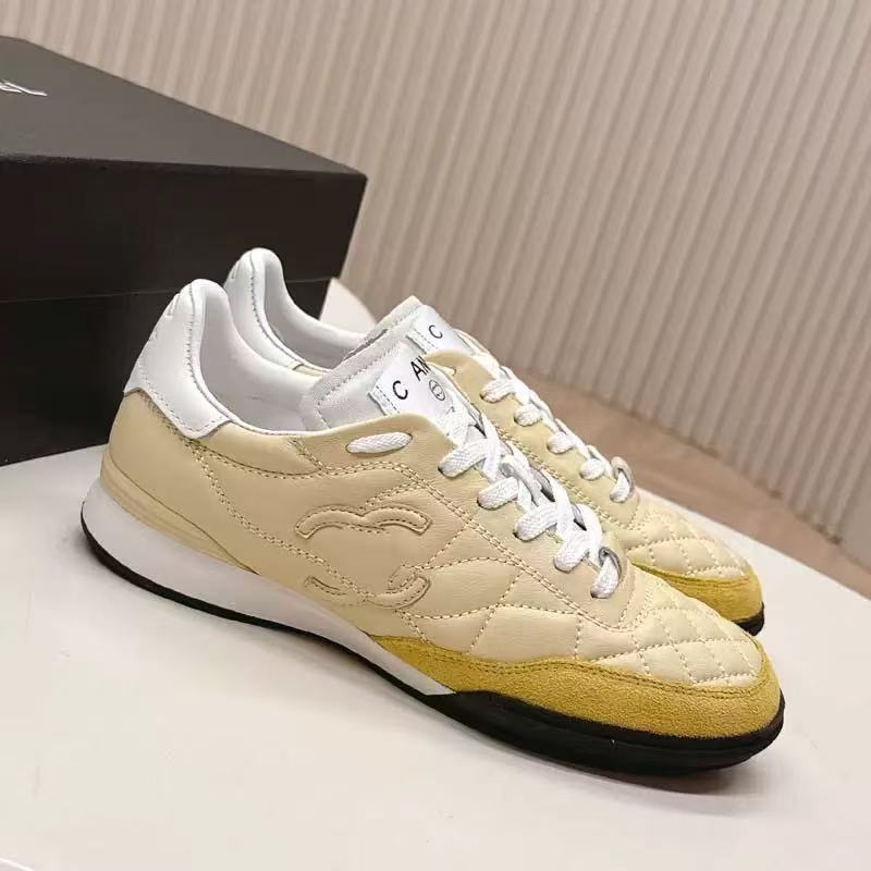 노란색