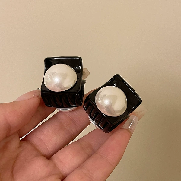 Square pearl, diameter about 2.2cm (042)