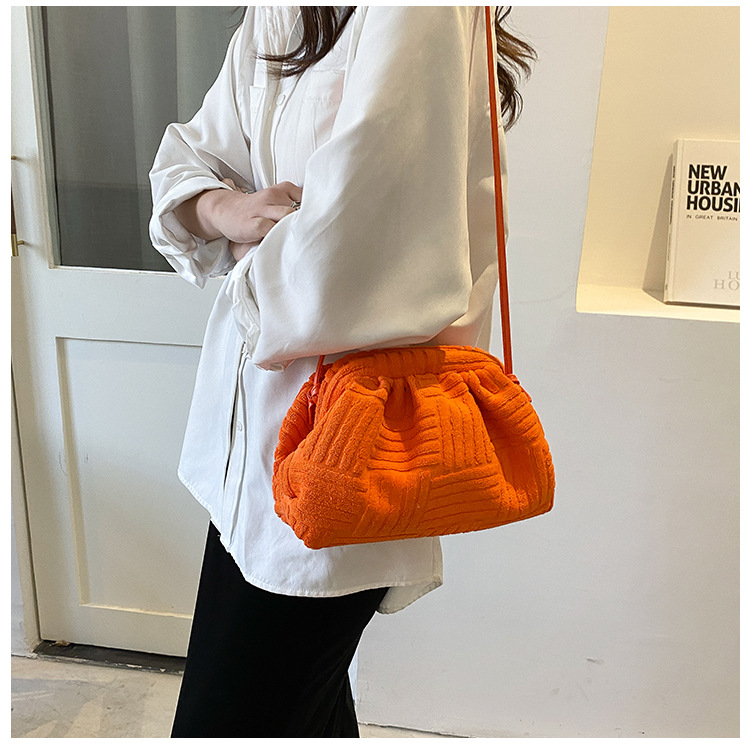 184g Weight Polyester Lining Material Clasp Frame Closure Type Sling Strap Strap Type Crossbody Bag Bags Type Casual, Daily, Shopping Occasion velvet Material Solid Color Pattern All Seasons Season Women's Gender Basic Style Cloud Shape Shape Women's Velvet Solid Color Basic Cloud Shape Clasp Frame Crossbody Bag 5