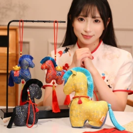 毛绒玩具;公仔抱枕;公仔挂件