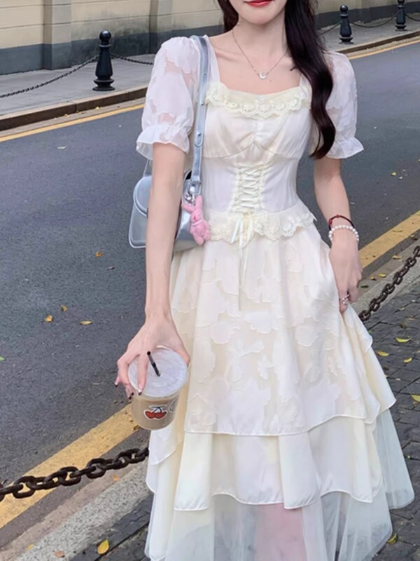 French-Style Audrey Hepburn-Style Apricot-Colored Dress for Women, New Summer Model for Petite Figures, Sweet and Unique Design, Waist-Cinching Long Dress
