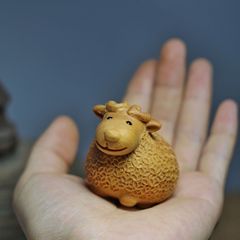 Thuja wood log carving small animal ornaments money little sheep handle pieces office desk crafts gifts