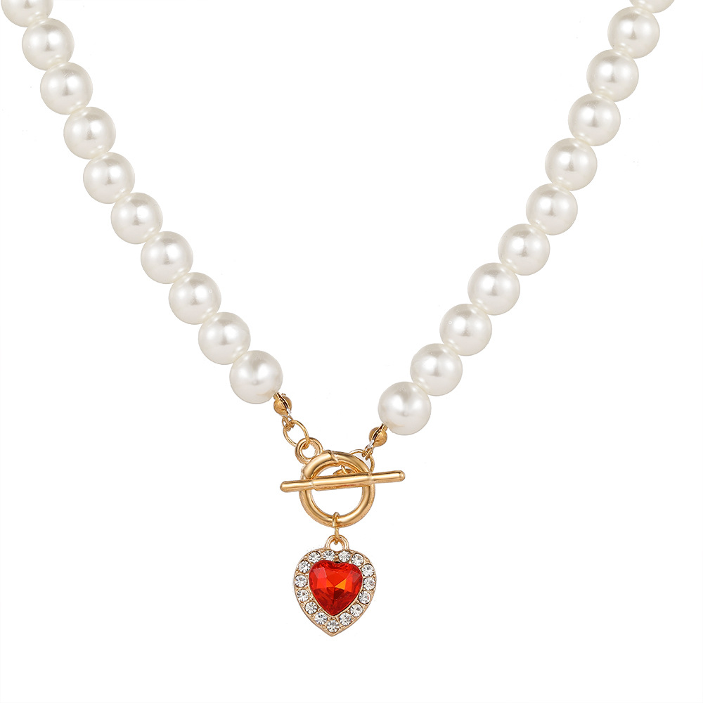 Pearl Retro Simple Necklace Heart Pendant Clavicle Chain Wholesale display picture 4