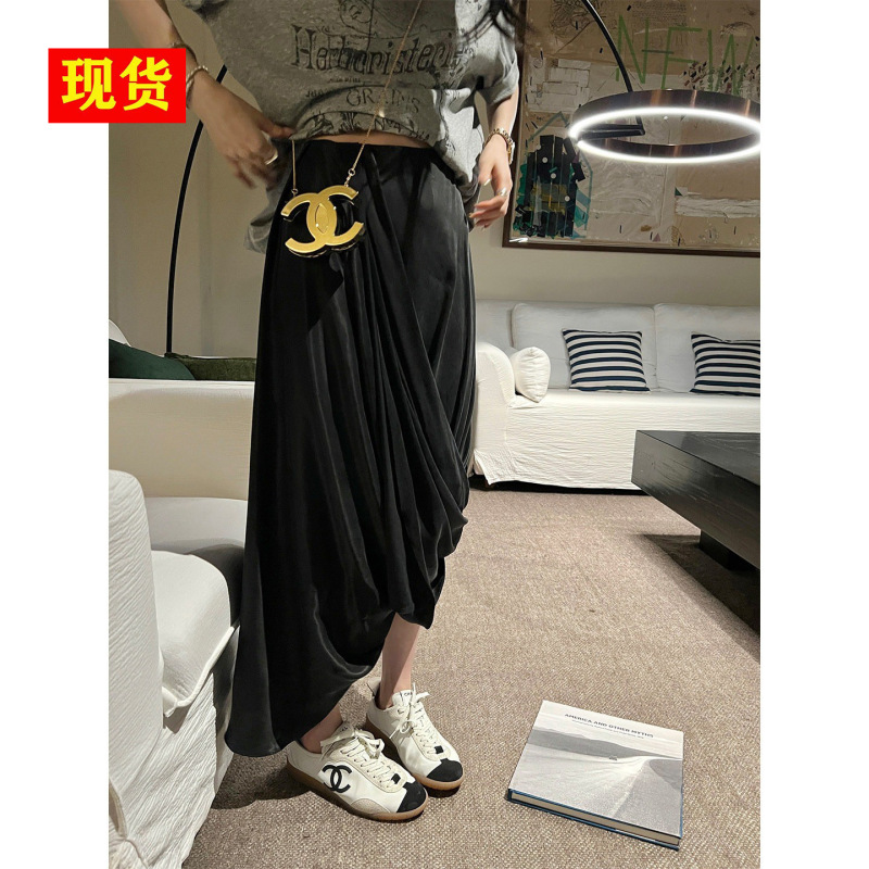 Ouyang's'My Favorite Unboxing Item' Is a Deconstructed Asymmetrical Flowing Skirt! High-Quality Cupro Satin Half-Skirt