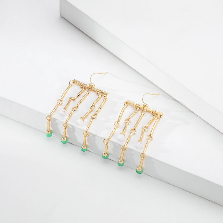 Nihaojewelry Jewelry New Geometric Gold Acrylic Beads Alloy Earrings Wholesale display picture 8