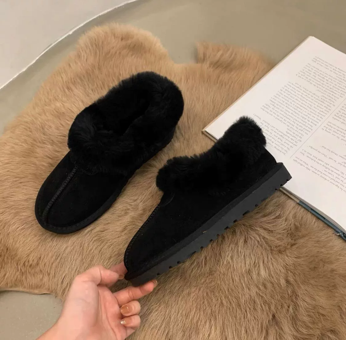 Зимние теплые сапоги из замши с меховой подкладкой, плюшевый шеврлинг, уютные домашние-уличные тапочки