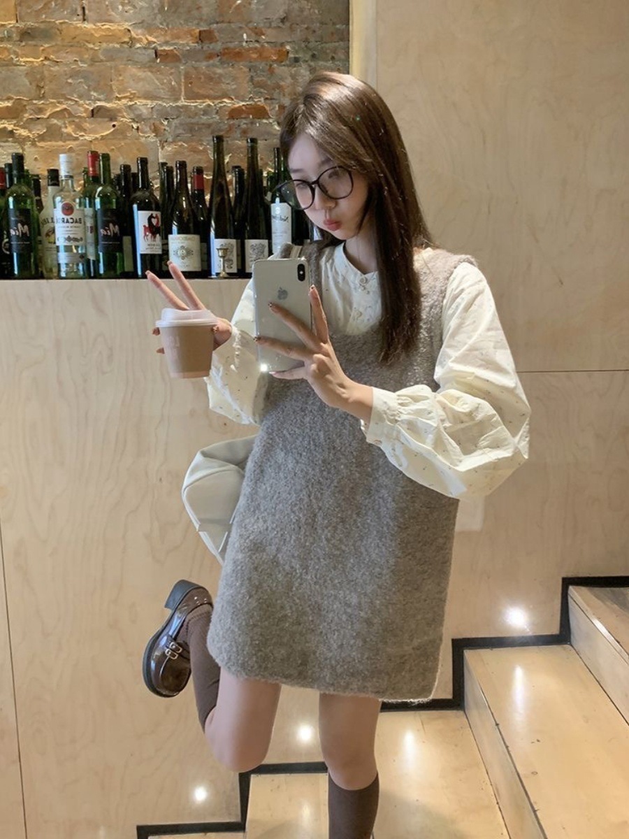 韩版宽松碎花长袖衬衫纯色针织背心连衣裙秋季2025新款时尚套装女
