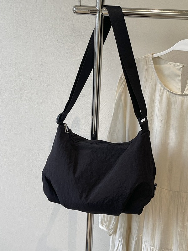 Summer universal shoulder bag for leisure for men and women