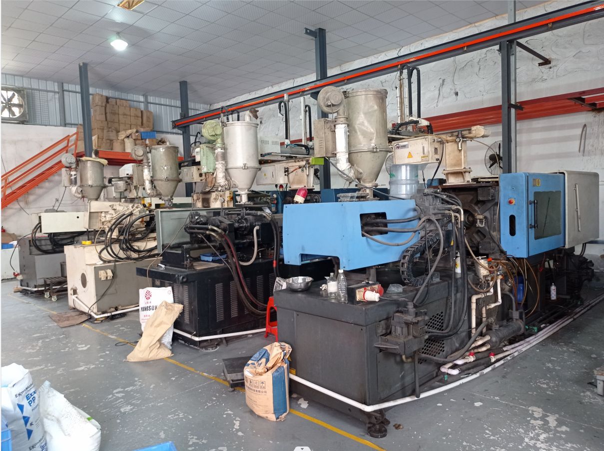 生产设备注塑机