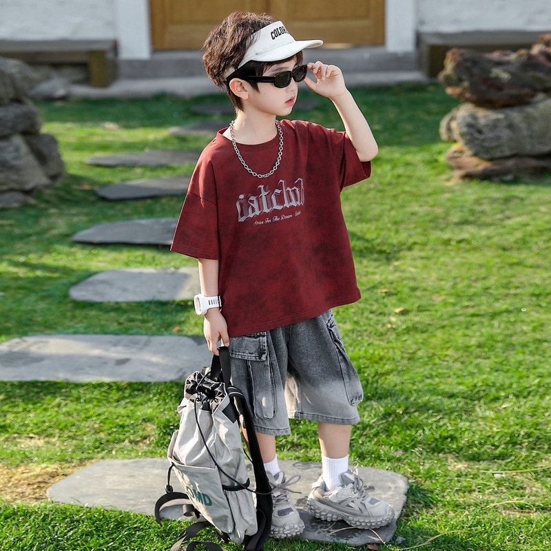 男の子サマースーツ2025新作ハンサムでスタイリッシュな子供用半袖Tシャツ2枚セットベビーデニムショートパンツトレンディ|undefined