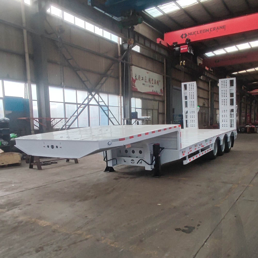 Excavator trailer for large equipment transportation, three-axle ladder-type hook trailer, heavy-duty engineering machinery transport