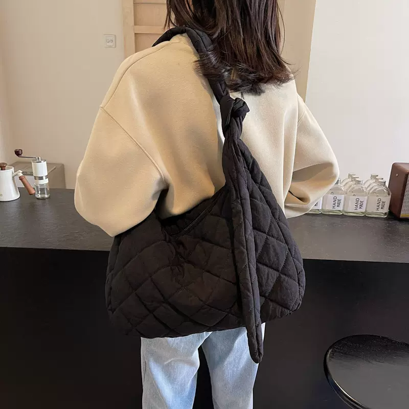 2025新款日韩小众秋冬棉服包包女菱格休闲大容量单肩包轻便百搭斜