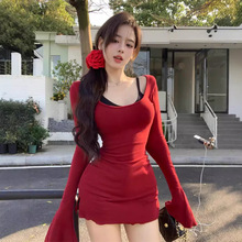 纯欲辣妹显胸喇叭袖连衣裙两件套装女秋冬性感紧身收腰显瘦包臀裙