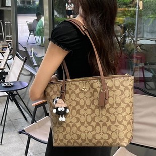 �ܼ�2025���¿�Zip top 30������ذ������ϻ�����μ������Ů��