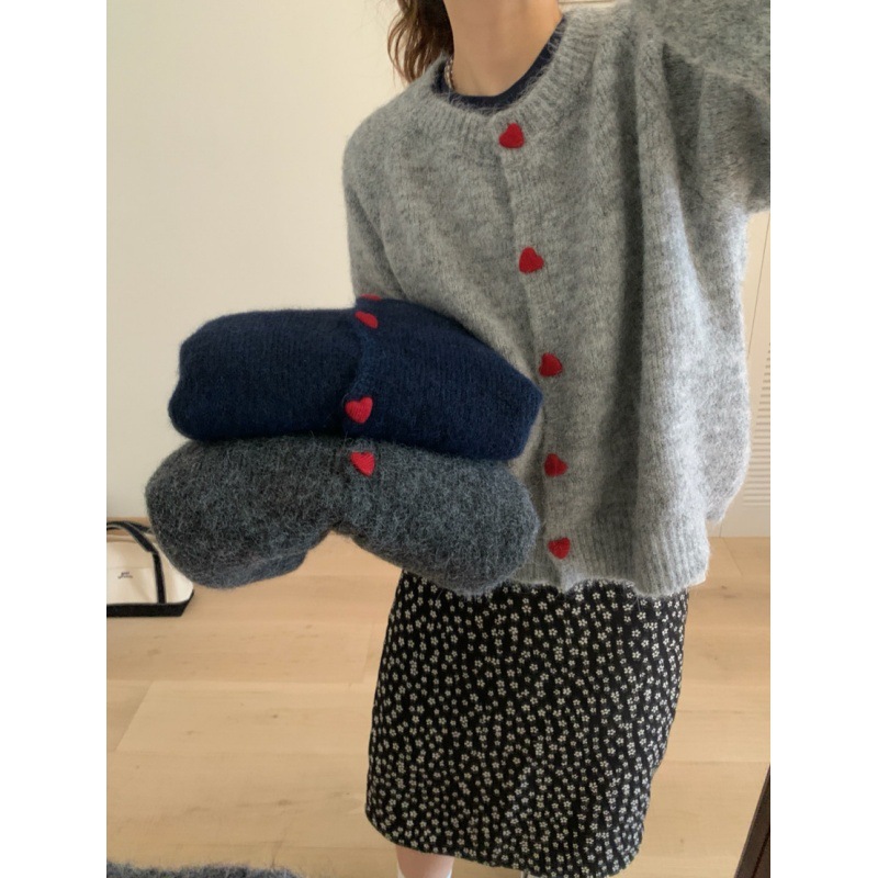 十三行慵懒风爱心包扣设计针织外套银杏黄燕麦米白色秋季新品开衫