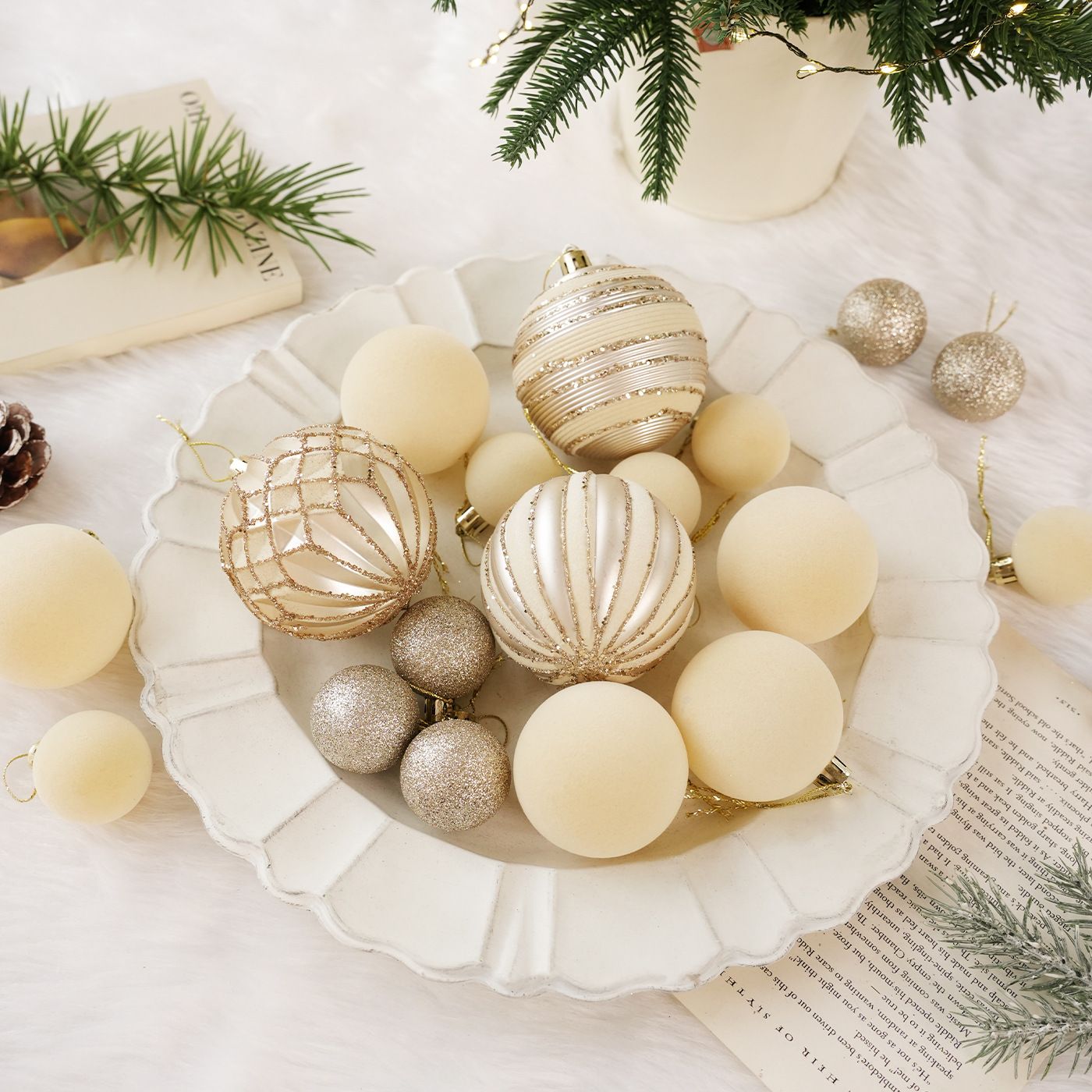 Nuevo balón de Navidad de barril flocado bola de plástico ligera de lujo de alta calidad pintura bola de Navidad árbol colgante bola decoración