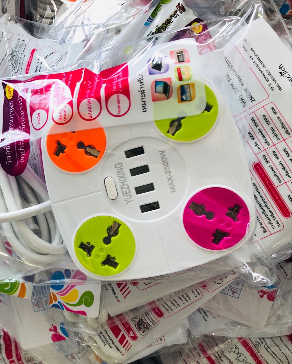 源头厂家直供东南亚泰国缅甸老挝柬埔寨出口带USB多功能插座排插