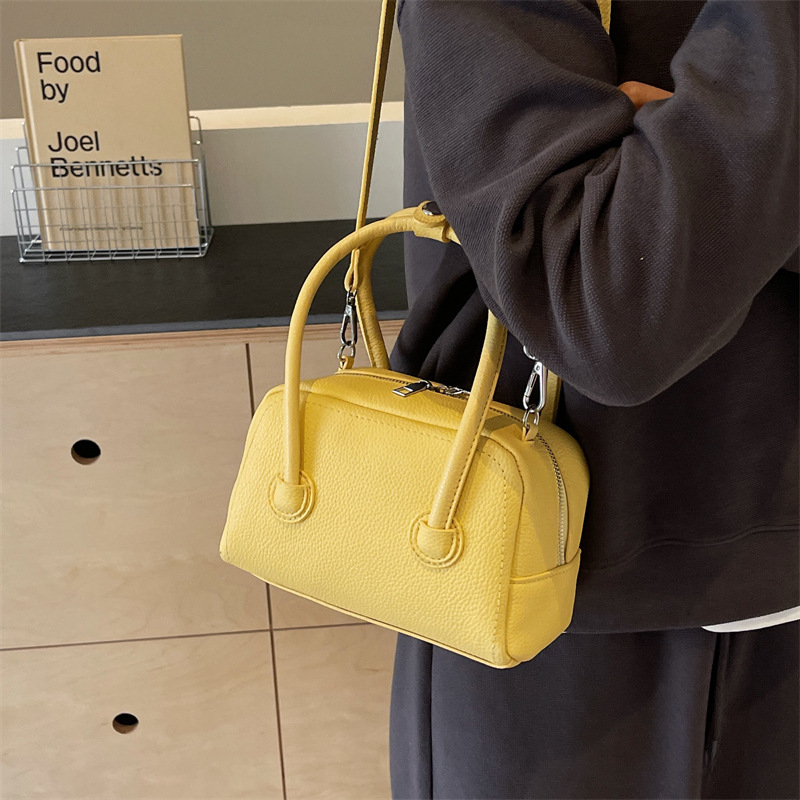 2026 nuevo bolso de bolos popular bolso de hombro para mujeres estilo coreano de viaje diario ocio nicho de diseño