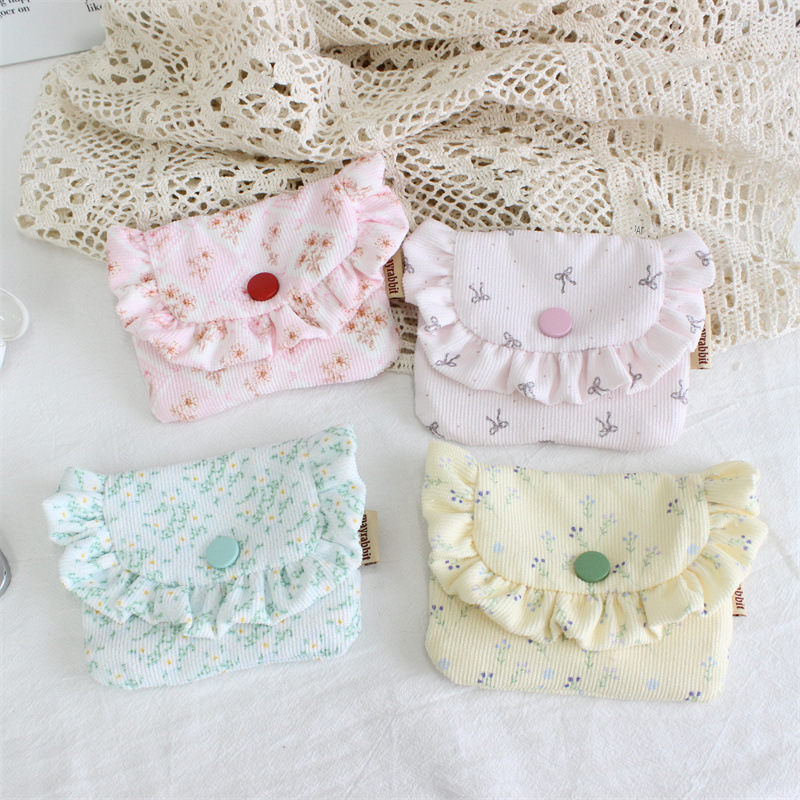 Floral print storage bag, portable card holder, ID bag, flip cover snap button Bluetooth earphone bag, cute coin purse Floral print storage bag, portable card holder, ID bag, flip cover snap button Bluetooth earphone bag, cute coin purse