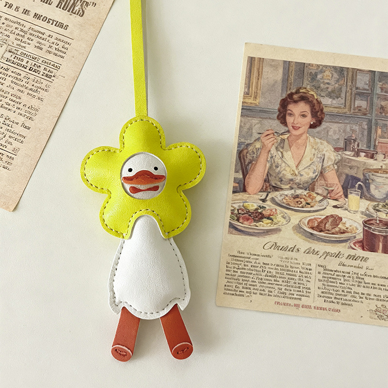Adorable y lindo colgante de pato solar de dibujos animados pato pequeño bolso colgante / coche / llavero colgante con image 6
