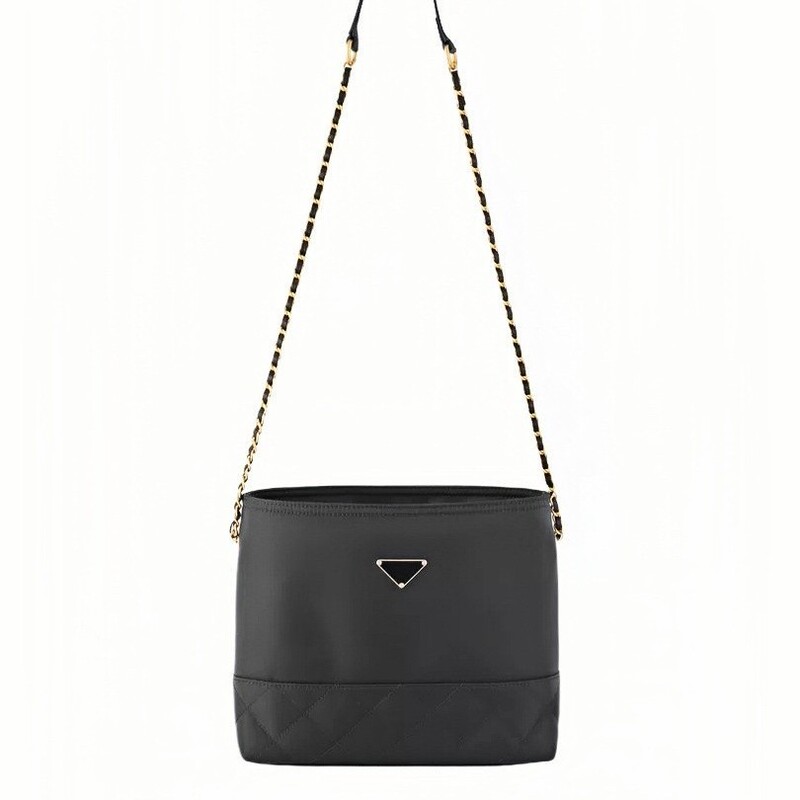 Women's Quilted Chain Small Square Bag 2026 Single Shoulder Crossbody Bag Bucket Bag Niche Fashion Oxford Cloth Quilted Bag Women's Quilted Chain Small Square Bag 2026 Single Shoulder Crossbody Bag Bucket Bag Niche Fashion Oxford Cloth Quilted Bag