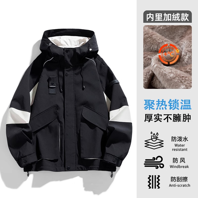 秋冬の新商品にベルベットをつけてコートを着ている男性の日系機能カジュアルな突撃服の工装と帽子のトレンドジャケット男|undefined