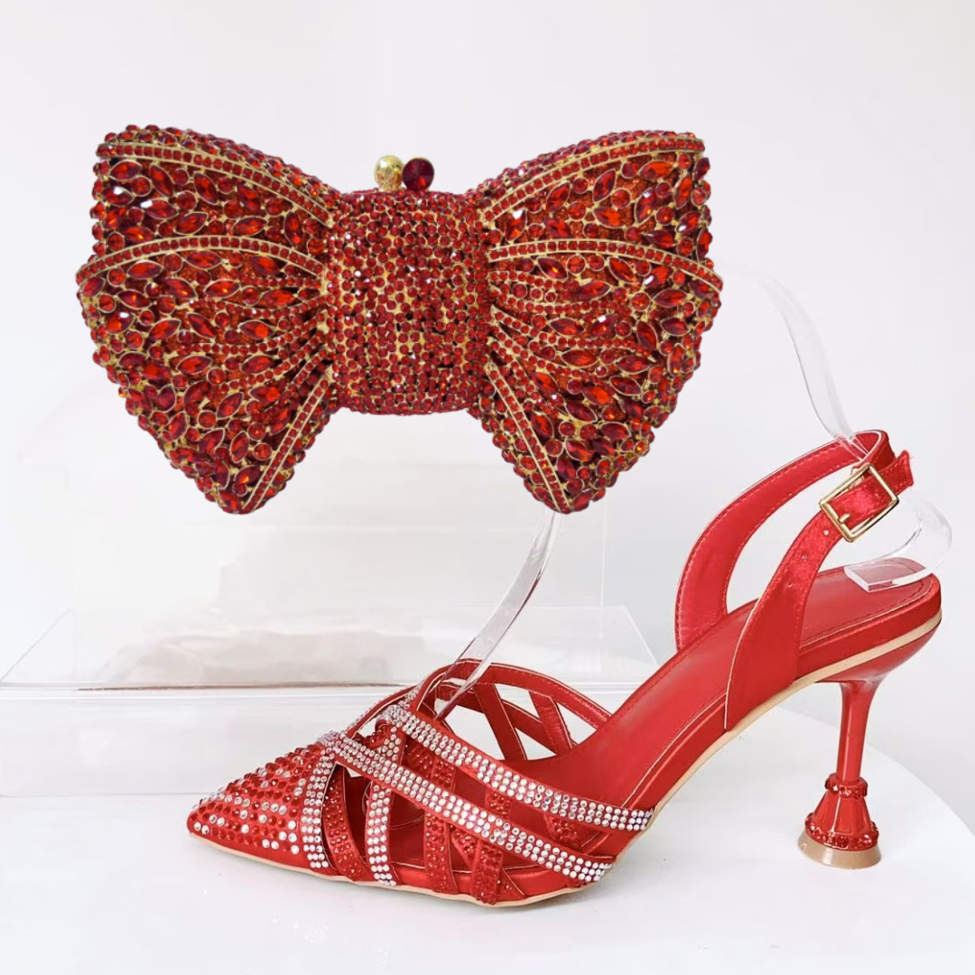 Selección estricta de zapatos de diseño italiano, nuevas sandalias de tacón alto, banquete de boda, zapatos de mujer de diamante de punta
