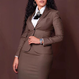 连衣裙;时尚休闲套装;女式T恤