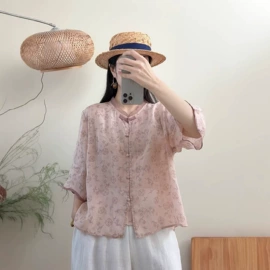 女式牛仔裤;女式衬衫;毛衣