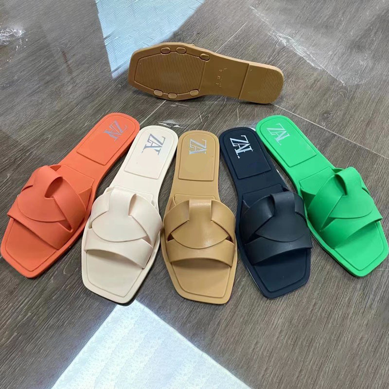 Z Family One-word Slippers Women's Ins Explosions Tide Summer Crystal Jelly Bottom Flat Slippers European and American Fashion Beach One-word Slippers