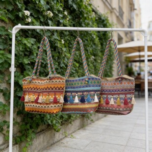 Ethnic one-shoulder bag, capacious bag strap, small shoulder bag, design fashionable universal phone bag, ethnic style