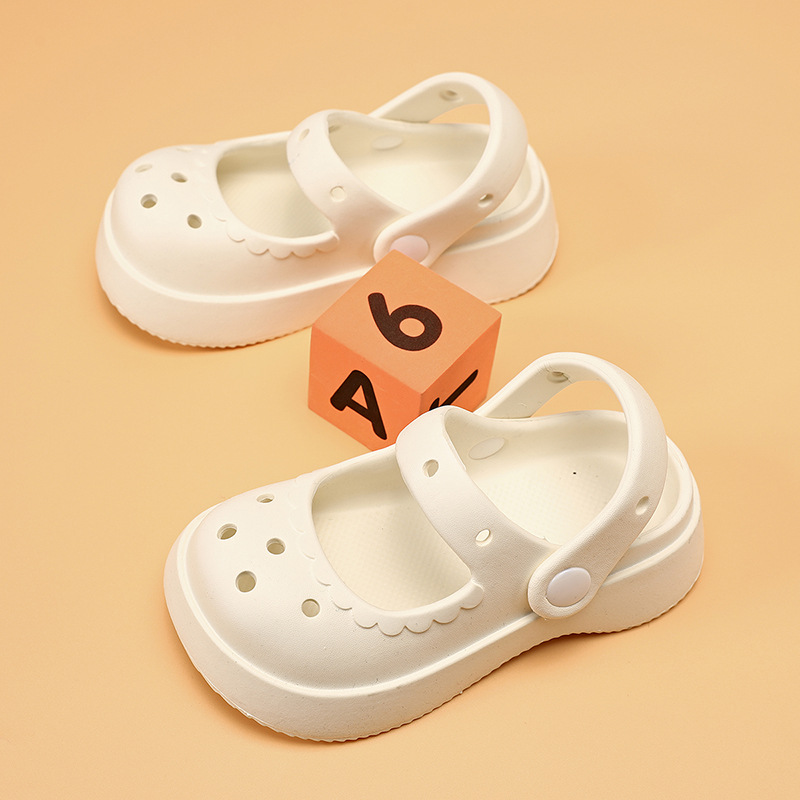 Girls' slippers summer children's poop feeling closed toe hole shoes cute parent-child non-slip medium and big children girls' sandals