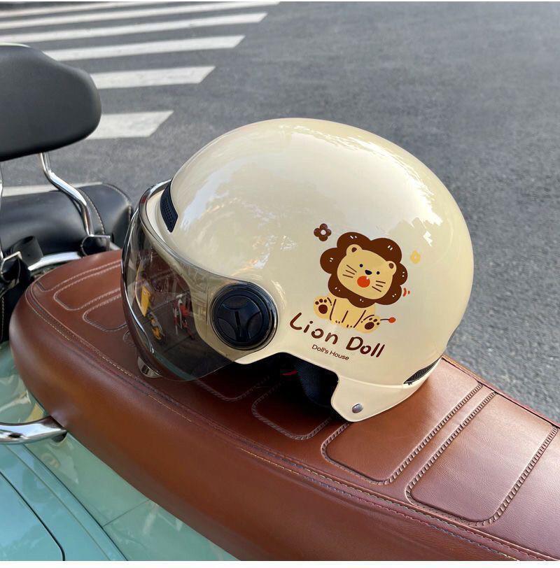 Cartoon Cat New Certified Electric Vehicle Helmet for Women, Winter Season, Four Seasons, New National Standard Motorcycle Safety Half Helmet, Cute