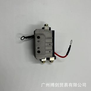 Suitable for Toyota Sea Lion Hirax AE100 Corolla 2RZ ignition module 89620-12440