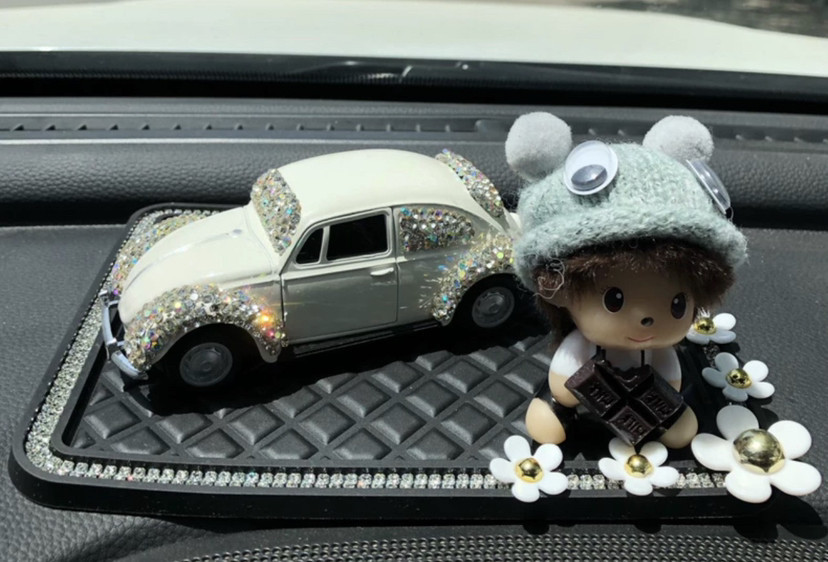 Coche de dibujos animados KT gato globo adornos accesorios traje de tres piezas plástico decorativo otro