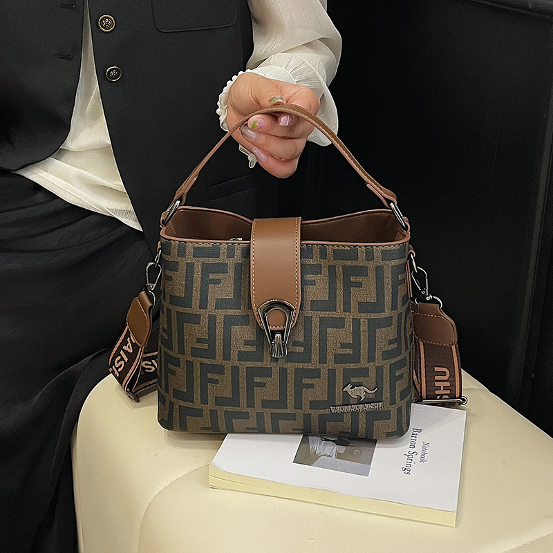 크로스보더 2024 신형 물통 가방 여성 가방 도매 복고 패션 휴대용 bags 소대