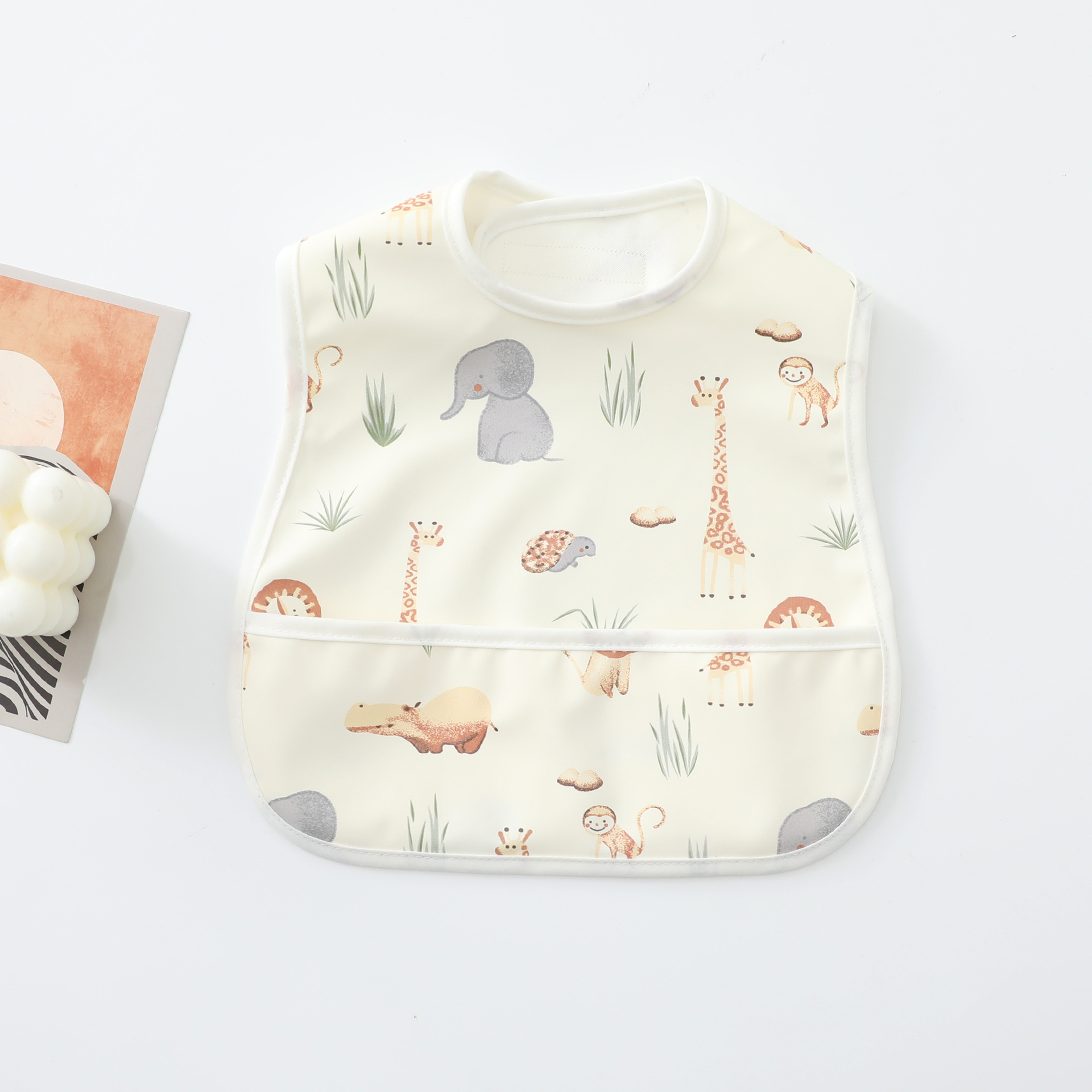 Pu 작은 턱받이 흰 기린