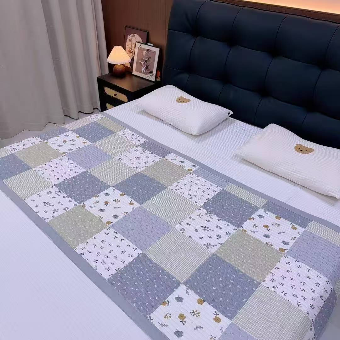 Clearance multi-functional dirt-proof mat, student mat, student bed cover, sofa mat, bay window mat, single-person mattress, non-slip dirt-proof mat