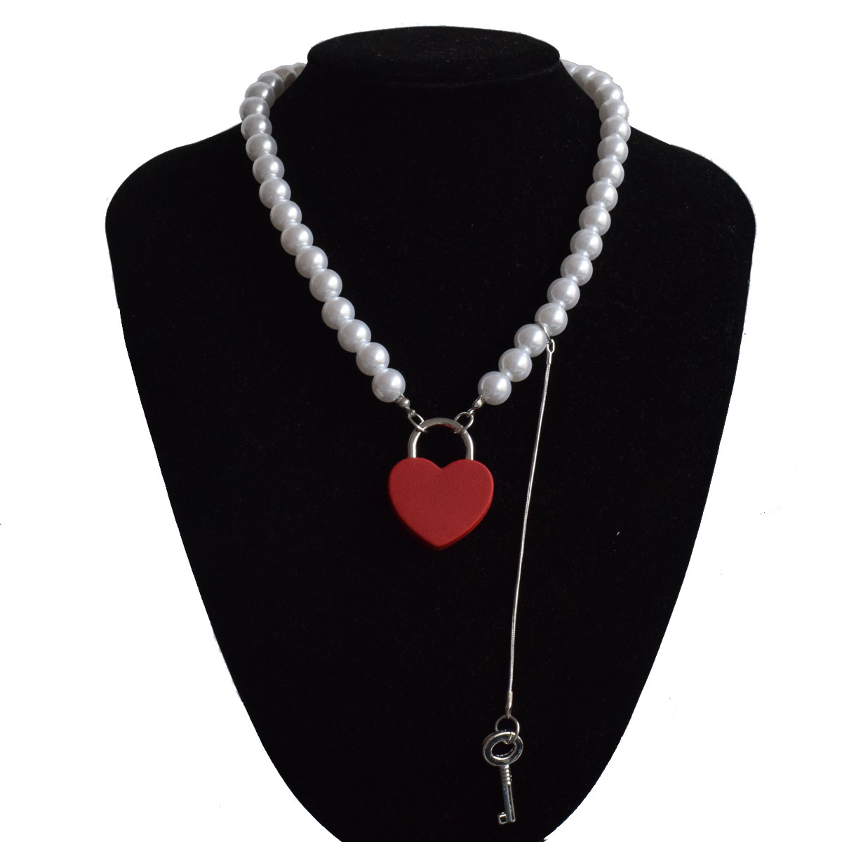 Wholesale Hip-hop Heart-shape Lock Pendant Necklace Nihaojewelry display picture 1