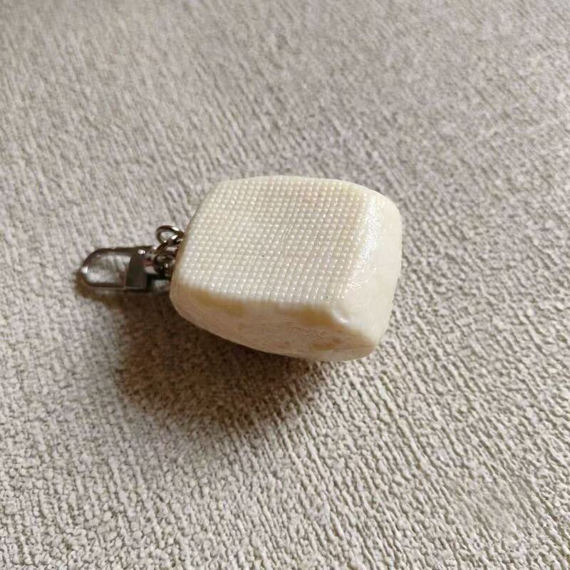 So realistic~ Simulated white steamed bun pendant, cute food keychain for student boys and girls' bags, creative decoration So realistic~ Simulated white steamed bun pendant, cute food keychain for student boys and girls' bags, creative decoration