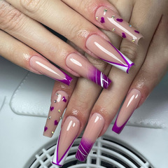 穿戴假甲片紫色法式搭配白色線條愛心水鑽甲片批發press on nails