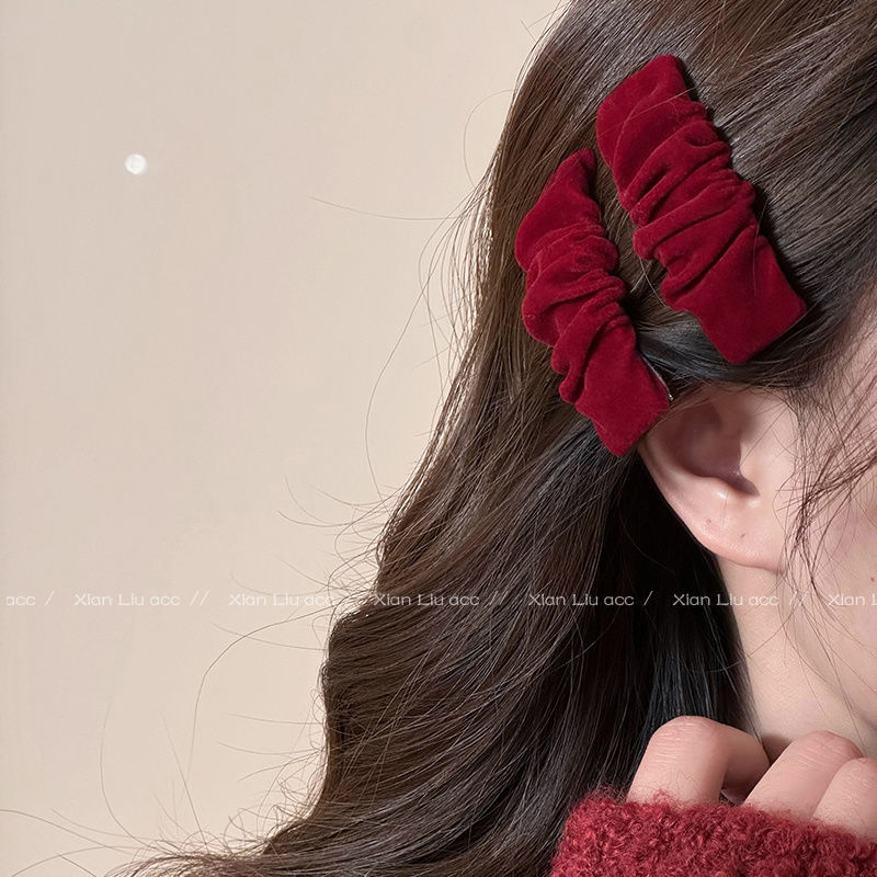 New Year Red Velvet Pleated Hair Clips for Women 2023 New Arrival Autumn/Winter Elegant Side-Swept Bangs Clips Hair Accessory