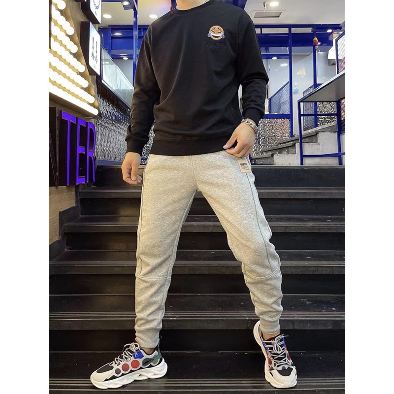 Männer in Guards 2022 Herbst Neue Smiley Gesicht Langarm Mode Lose Pullover Mantel Kwai Net Rot Rundhals Kleidung_voghion.com