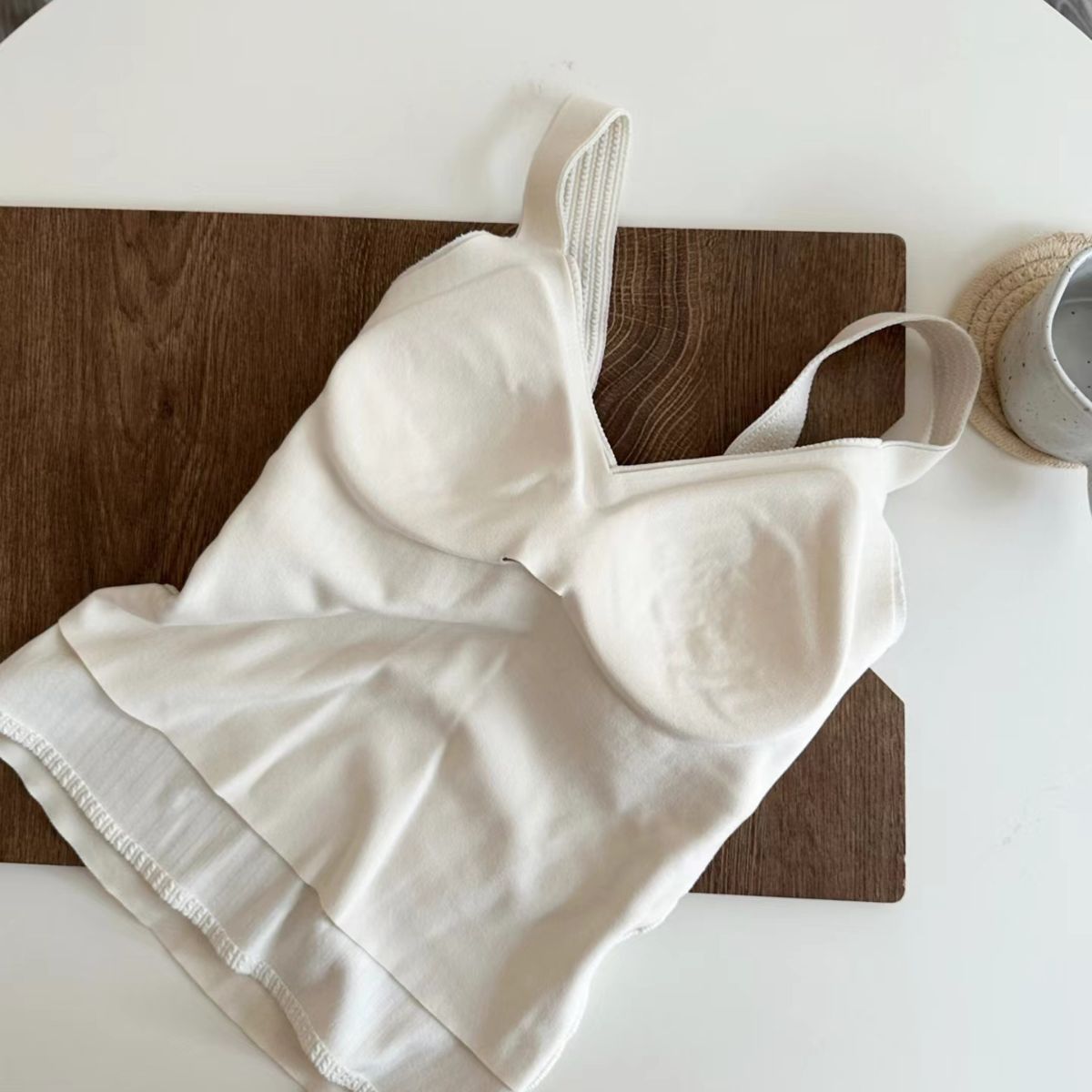 Chaleco térmico de mujer forrada de lana engrosada ropa interior sin costuras con almohadilla en el pecho Otoño e Invierno Nuevo desgaste interior Top camisola de fondo